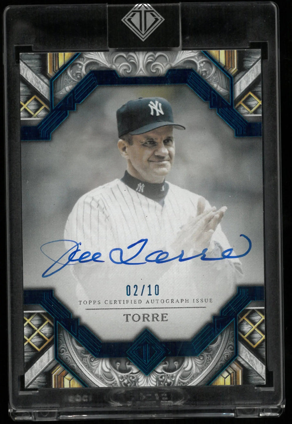 2025 Topps Transcendent Autograph Auto Joe Torre Auto Blue /10