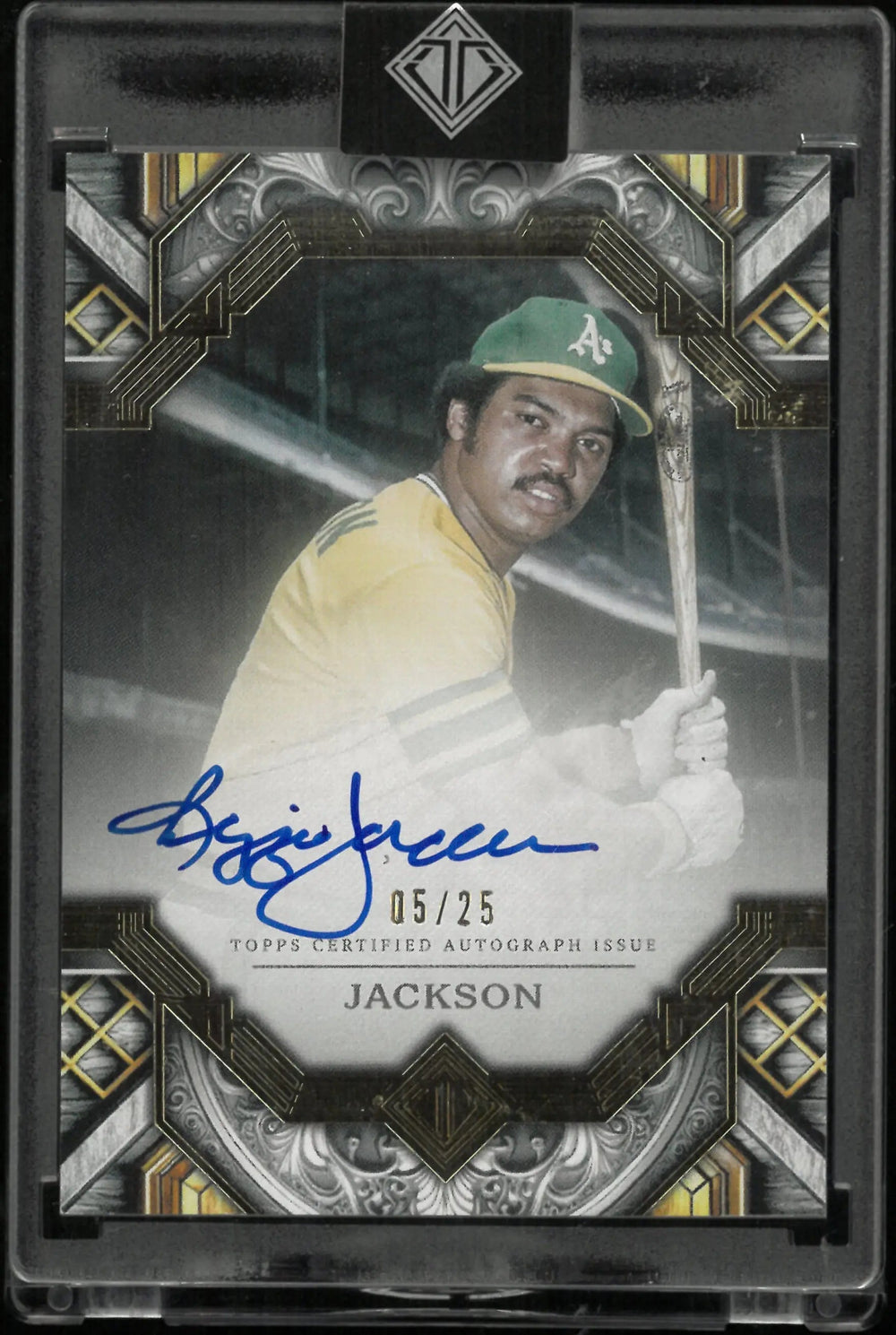 2025 Topps Transcendent Autograph Reggie Jackson Auto /25